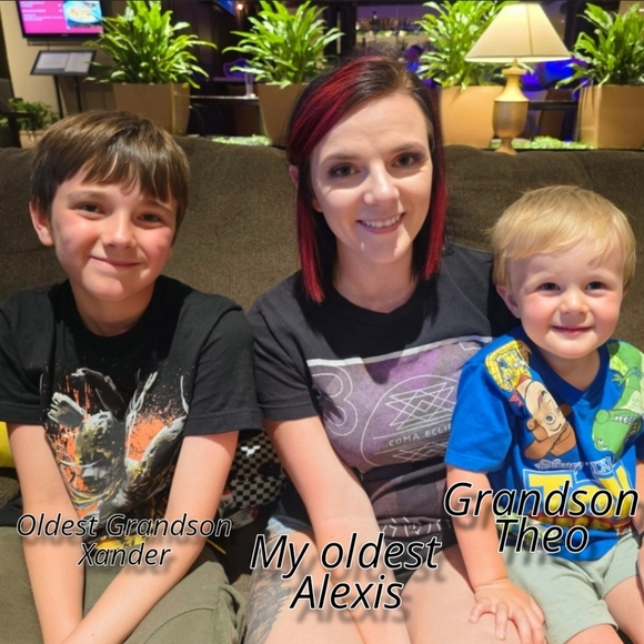 Meet Luna - Picture 13 of 16